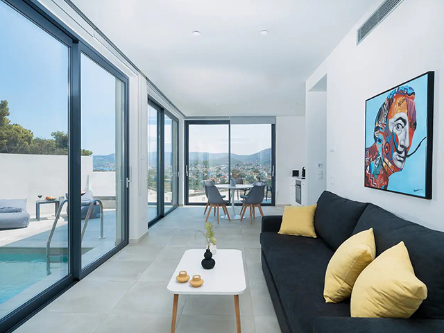 Welcome to White Cliff Luxury Suites 9 image